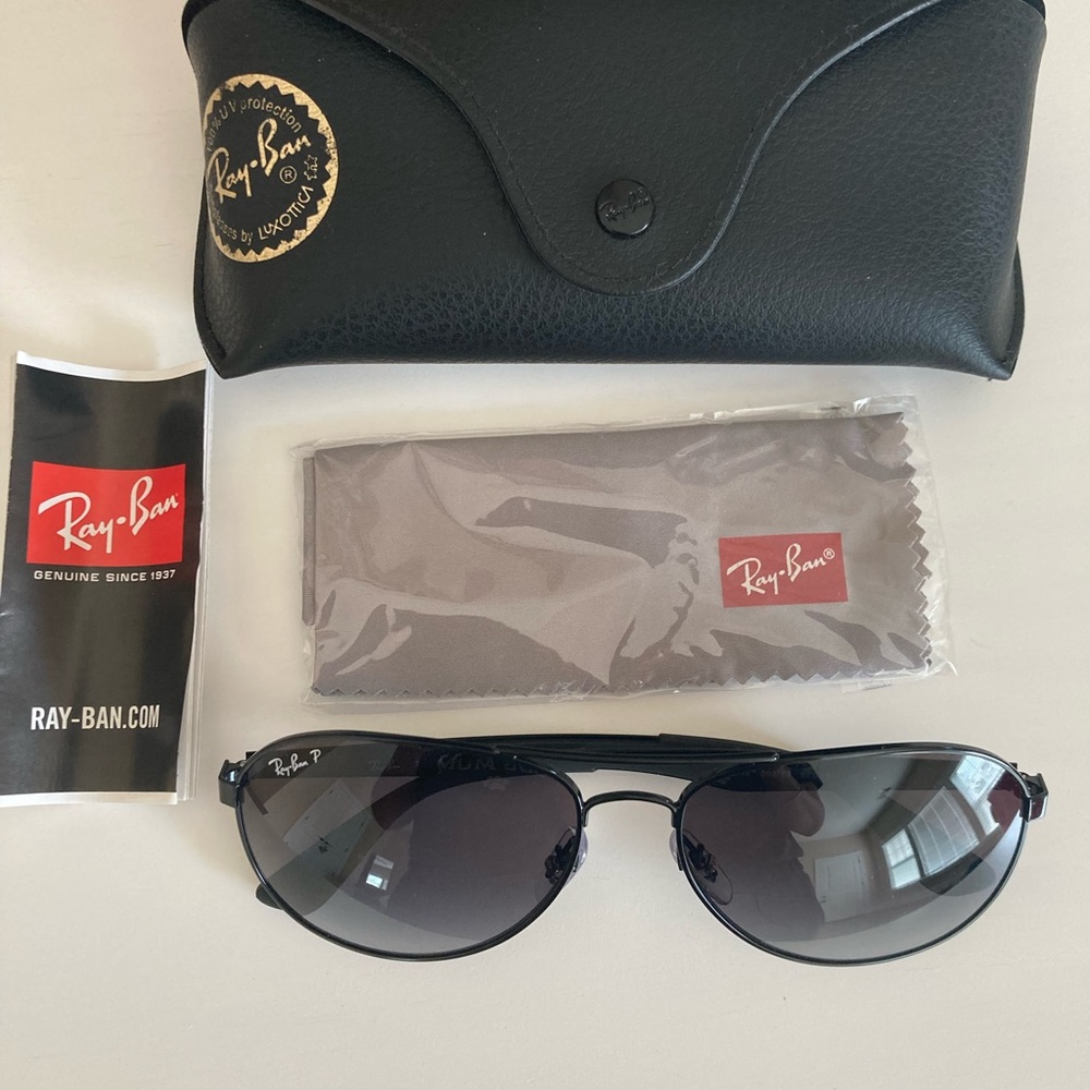 New with case Ray Ban polarizes black aviator sunglasses unisex, women, men